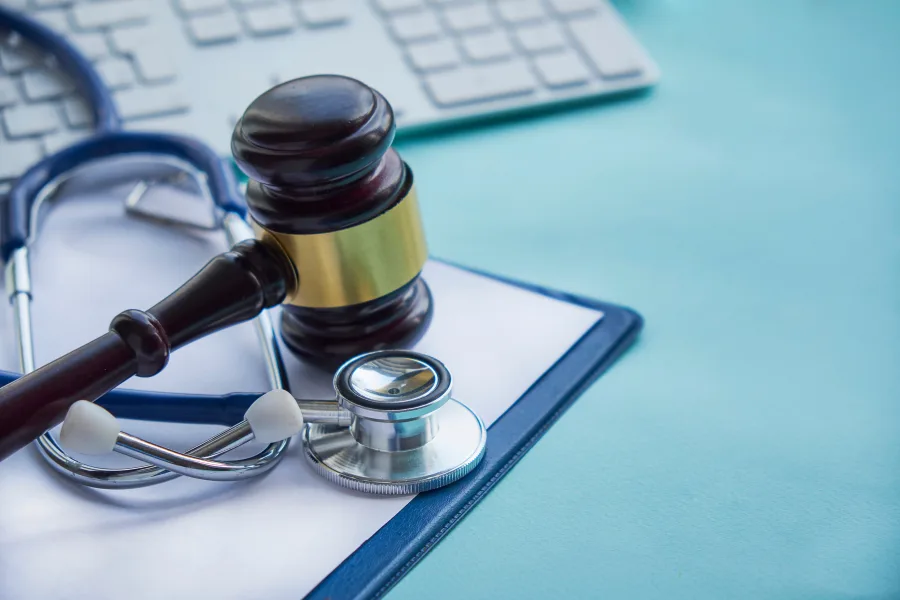 How to Choose the Right Medical Malpractice Lawyer for Your Case